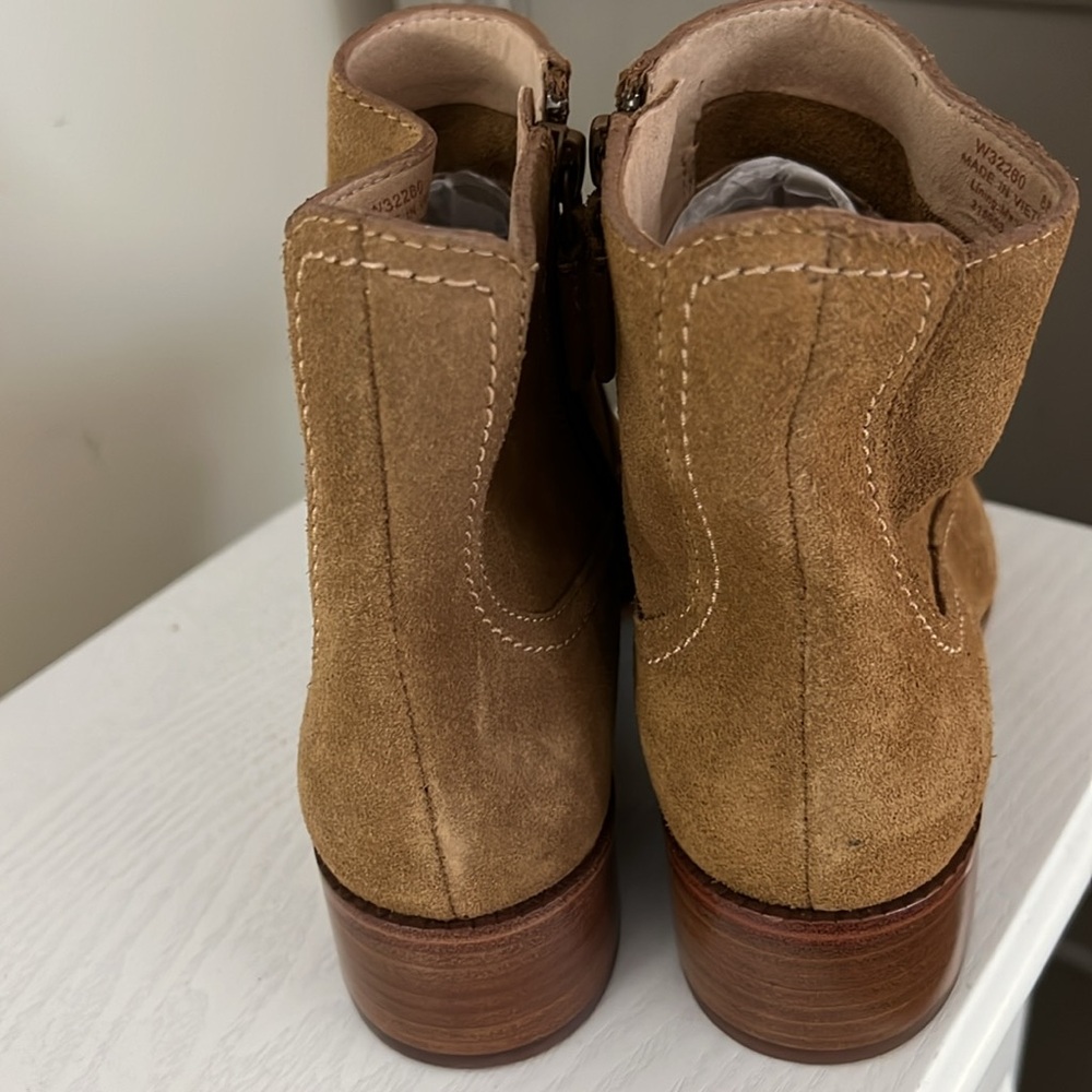 Cole Haan NAIA Suede Ankle Boots
Brand New Without Box 6m Made in Vietnam - Picture 2 of 6